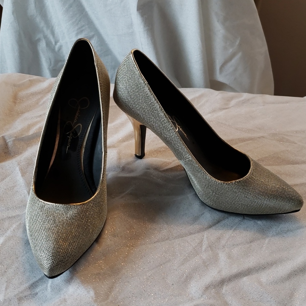 Jessica Simpson Silver Metalic Mesh Pumps